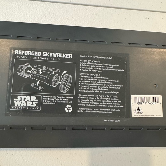 Reforged Luke Skywalker Legacy LIGHTSABER Hilt - Star Wars: Galaxy's Edge - Picture 14 of 14